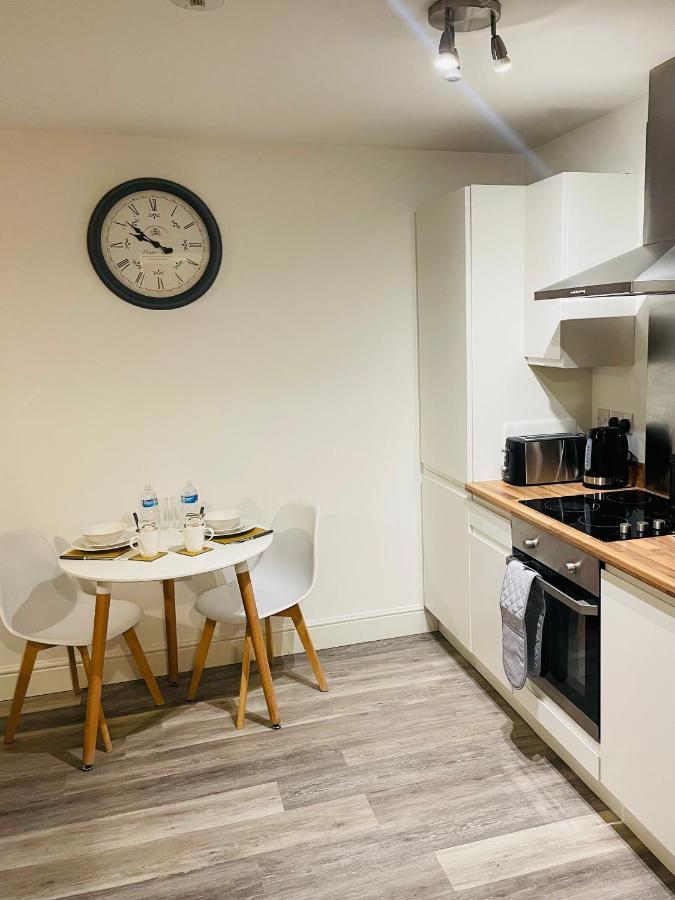 #0509 Two Bedroom Serviced Apartment- Free Parking ดาร์บี ภายนอก รูปภาพ